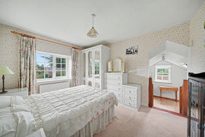 Principal bedroom- click for photo gallery